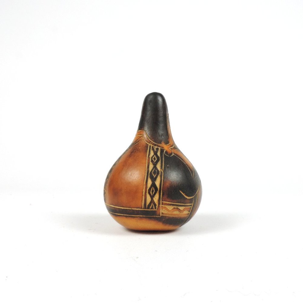 Hand-Carved Peruvian Gourd - Small - Picture 4 of 7